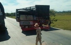 Nghệ An: Xe tải đâm hông xe đầu kéo, 1 người nguy kịch