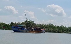 Bị vây bắt, “cát tặc” chống trả quyết liệt trên sông Đồng Nai