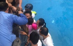 Hà Nội: Bé gái 4 tuổi bị mắc kẹt cả cánh tay vào ống nước bể bơi