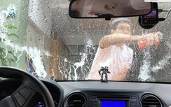 Hiểm họa khôn lường khi dùng hóa chất chống bám nước kính ô tô giá rẻ