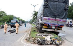 Xe tải tông 2 xe máy chờ qua đường, 1 người chết, 1 người nguy kịch