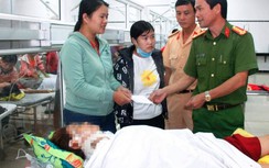 Thăm hỏi, hỗ trợ các nạn nhân vụ lật xe khách ở Đắk Lắk
