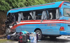 Xe khách chở đoàn thiện nguyện gặp tai nạn ở Tuyên Quang
