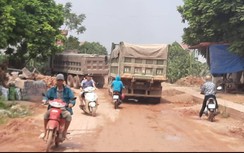 Bắc Giang: Đường tỉnh 295 đang sửa chữa, xe quá tải vẫn tranh thủ "phá"