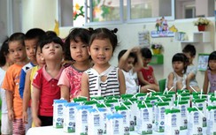 Bổ sung vi chất cho sữa học đường: Còn chờ nghiên cứu khoa học