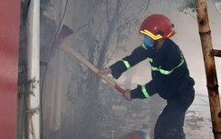 Nam nhân viên mắc kẹt trong đám cháy siêu thị 90K ở Bắc Giang được giải cứu