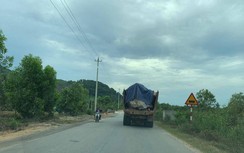 Phạt xe chở đá rơi vãi gây mất ATGT trên các tuyến đường Chân Mây - Lăng Cô