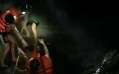 4 người ở Nghệ An mắc kẹt giữa dòng nước lũ gần 1 ngày đêm