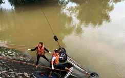 Vụ taxi lao xuống sông, 2 người mất tích: Tìm thấy thi thể người phụ nữ