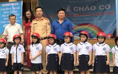 Hà Nội: Trao tặng 300 MBH cho học sinh tiểu học huyện Chương Mỹ