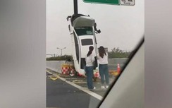 Video: Nữ tài xế gây tai nạn cực khó tin trên cao tốc