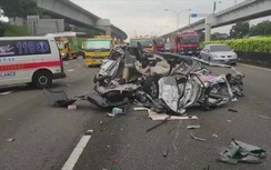 Video: Kinh hoàng cảnh tượng hàng chục ôtô tông nhau "nát bấy" trên cao tốc