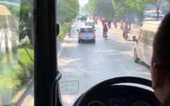 Video: Tài xế ô tô "biển D" ngang ngược cản đường xe cứu hỏa