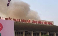 Cháy lớn làm sập mái vòm tầng 1 Cung văn hoá hữu nghị Việt Xô