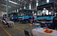 Công nhân Transerco bảo dưỡng xe buýt “nhanh như điện”