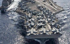 Tình hình Biển Đông: Tàu sân bay Mỹ bị 5 chiến hạm Trung Quốc vây quanh