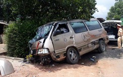 Tai nạn liên hoàn giữa 4 ô tô trên QL9, 3 người nhập viện cấp cứu