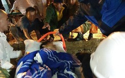Cứu nạn thuyền viên bị dập nát hai chân trên khu vực biển Vịnh Bắc Bộ