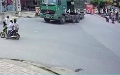 Video: Nam sinh thoát chết thần kỳ sau khi bị cuốn vào gầm ô tô tải