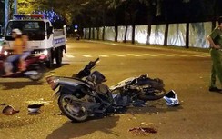 Xe máy "đấu đầu" nhau, 1 người chết, 2 người bị thương nặng