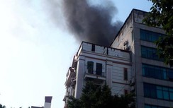 Hà Nội: Cháy lớn ở đường Trung Kính, hàng trăm người hốt hoảng tháo chạy