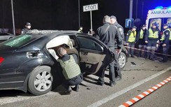 Xe Mercedes nổ tung trên đường cao tốc ở Ukraine, nghi bị ám sát