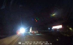 Video: Bị "mù tạm thời" do đèn pha, tài xế ô tô suýt mất mạng trên quốc lộ