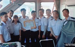 Thưởng "nóng" tập thể thuyền viên tàu Phú Quốc Express 7 cứu nạn trên biển