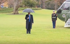 Tổng thống Trump bỏ quên vợ trước khi lên trực thăng