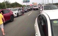 Hành động đẹp của tài xế trên cao tốc