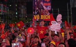 Những hình ảnh "độc" khi các cầu thủ U22 Việt Nam đang đá trận chung kết