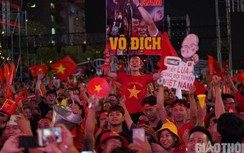 Việt Nam không ngủ, hàng triệu người xuống đường mừng nhà vô địch SEA Games
