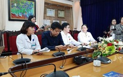 Video: Bệnh viện Xanh Pôn trả lời chớp nhoáng về vụ cắt đôi que thử HIV