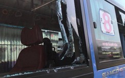 Công an vào cuộc vụ “giang hồ” cầm hung khí đập phá xe buýt ở TP.HCM