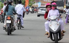 Nhức nhối học sinh điều khiển xe máy đi ngược chiều ở Quảng Ninh