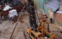 Xử lý thế nào với công ty thi công để cọc thép đổ sập nhà dân ở Bình Định
