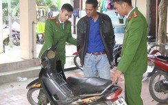 Nam thanh niên táo tợn rút dao khống chế, cướp xe ôm giữa đường ở Thanh Hóa