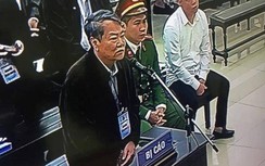 Cựu Phó chánh văn phòng UBND TP Đà Nẵng Phan Xuân Ít khóc nức nở tại tòa