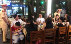 Vì sao CSGT Đà Nẵng dừng việc đến tận bàn nhậu tuyên truyền Nghị định 100?