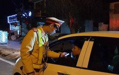 Quảng Ninh: Kiểm tra xuyên đêm trăm xe, không phát hiện tài xế có hơi men