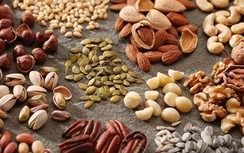 Những ai không nên ăn các loại hạt “cắn cho vui miệng” trong ngày Tết?