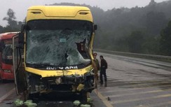 4 ô tô đâm liên hoàn trên cao tốc Nội Bài - Lào Cai, 2 tài xế bị thương
