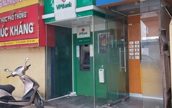 ATM đồng loạt “nghỉ Tết” sớm, khách chạy vạy tìm chốn rút tiền