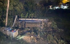 Lật xe khách ở Phú Yên, 26 người bị thương đêm mùng 1 Tết