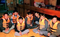 Chìm tàu trên biển Thanh Hóa, 7 ngư dân được cứu sống