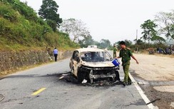 Ô tô bốc cháy trên đường Hồ Chí Minh, 2 người trên xe tử vong