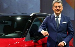 Renault vật lộn với sự sụt giảm doanh số sau kỷ nguyên của Carlos Ghosn