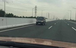 Ô tô chạy ngược chiều ở làn 120km/h trên cao tốc Hà Nội - Hải Phòng