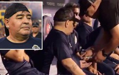 Huyền thoại Maradona sử dụng cocaine trên băng ghế huấn luyện?
