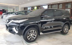 Mua Toyota Fortuner, giá lăn bánh bao nhiêu?